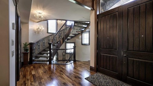 1911 13 Avenue Nw, Calgary, AB - Indoor Photo Showing Other Room