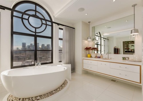 732 Crescent Road Nw, Calgary, AB - Indoor Photo Showing Bathroom