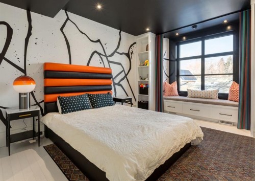 732 Crescent Road Nw, Calgary, AB - Indoor Photo Showing Bedroom