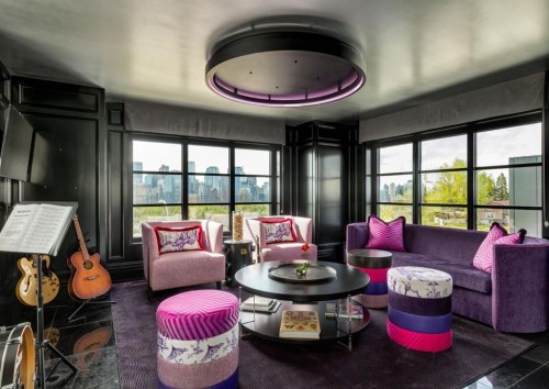 732 Crescent Road Nw, Calgary, AB - Indoor Photo Showing Living Room