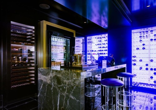 732 Crescent Road Nw, Calgary, AB - Indoor Photo Showing Other Room