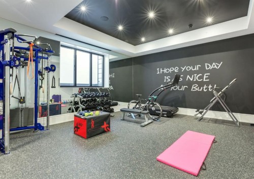 732 Crescent Road Nw, Calgary, AB - Indoor