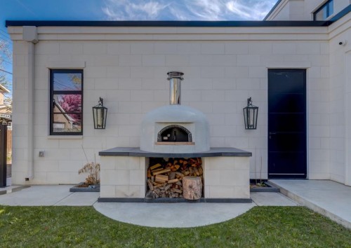 732 Crescent Road Nw, Calgary, AB - Outdoor