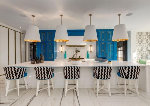 732 Crescent Road Nw, Calgary, AB - Indoor Photo Showing Kitchen With Upgraded Kitchen