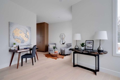 711 Imperial Way Sw, Calgary, AB - Indoor Photo Showing Other Room