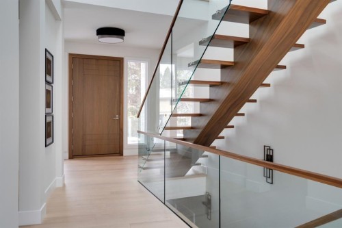 711 Imperial Way Sw, Calgary, AB - Indoor Photo Showing Other Room