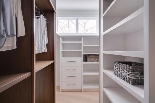 711 Imperial Way Sw, Calgary, AB - Indoor With Storage