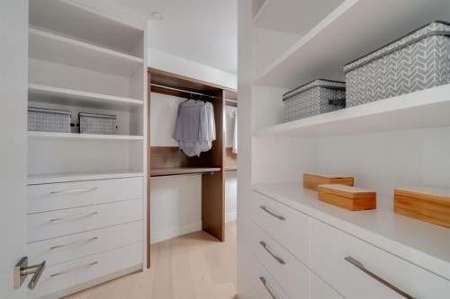 711 Imperial Way Sw, Calgary, AB - Indoor With Storage