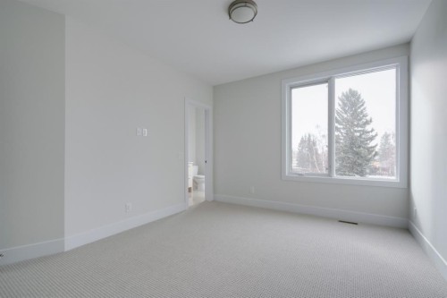 711 Imperial Way Sw, Calgary, AB - Indoor Photo Showing Other Room