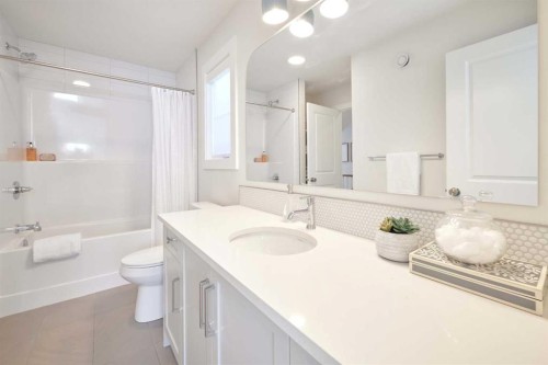 219 Calais Drive Sw, Calgary, AB - Indoor Photo Showing Bathroom
