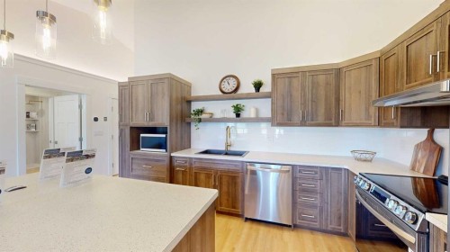 731 7 Avenue West, Cardston, AB - Indoor Photo Showing Kitchen With Double Sink
