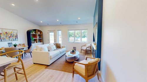 731 7 Avenue West, Cardston, AB - Indoor Photo Showing Living Room