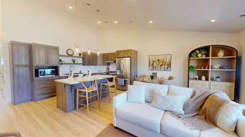 731 7 Avenue West, Cardston, AB - Indoor