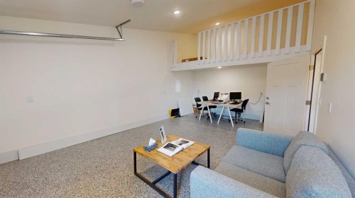 731 7 Avenue West, Cardston, AB - Indoor