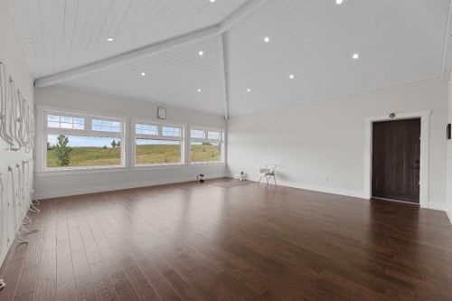 32325 Range Road 24, Rural Mountain View County, AB - Indoor Photo Showing Other Room