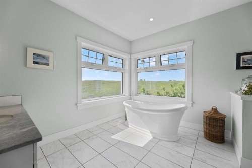 32325 Range Road 24, Rural Mountain View County, AB - Indoor