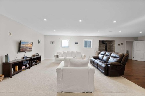32325 Range Road 24, Rural Mountain View County, AB - Indoor