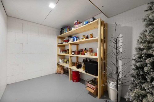 32325 Range Road 24, Rural Mountain View County, AB - Indoor