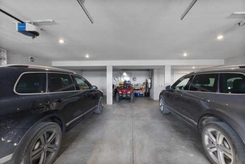 32325 Range Road 24, Rural Mountain View County, AB - Indoor Photo Showing Garage