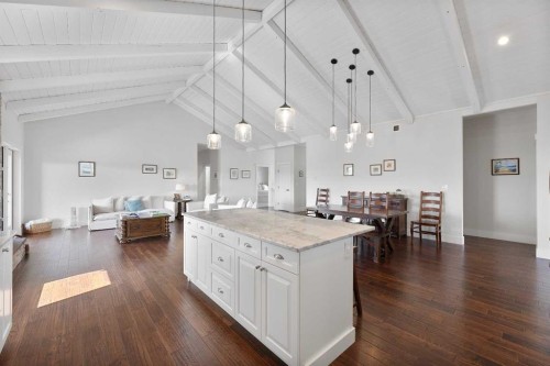 32325 Range Road 24, Rural Mountain View County, AB - Indoor