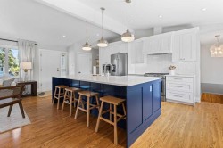 27 Gordon Drive SW Calgary, AB T3E 5A6