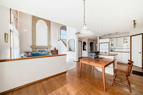 42 Sierra Nevada Green Sw, Calgary, AB - Indoor Photo Showing Kitchen
