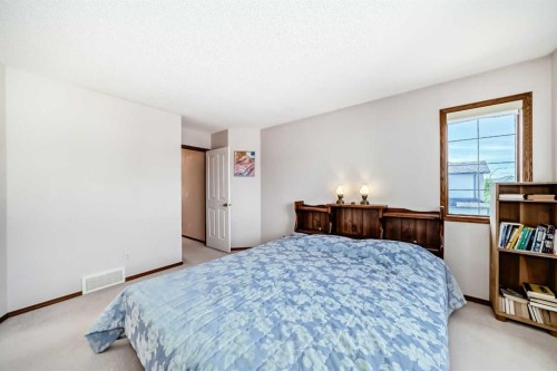 42 Sierra Nevada Green Sw, Calgary, AB - Indoor Photo Showing Bedroom