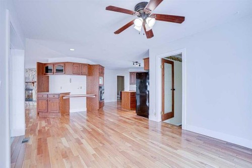 264201 Range Road 12 Sw, Airdrie, AB - Indoor Photo Showing Other Room