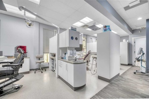 902 9 Avenue Sw, Calgary, AB 