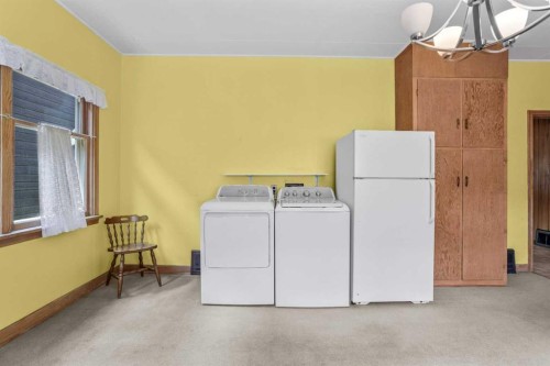 404 Otter Street, Banff, AB - Indoor Photo Showing Laundry Room