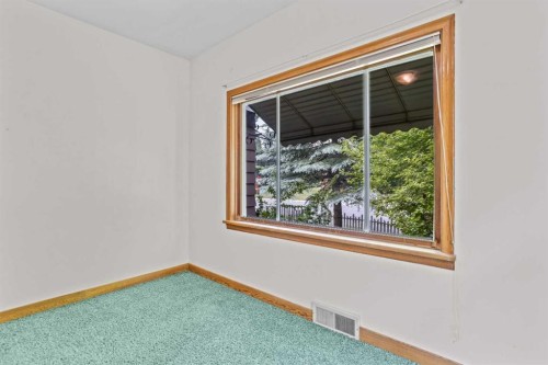 404 Otter Street, Banff, AB - Indoor Photo Showing Other Room