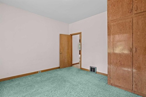 404 Otter Street, Banff, AB - Indoor Photo Showing Other Room