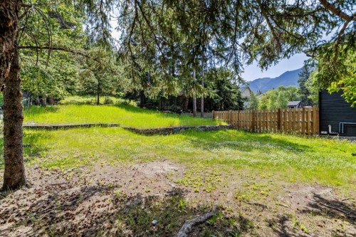 404 Otter Street, Banff, AB - Outdoor