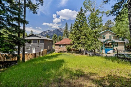 404 Otter Street, Banff, AB - Outdoor