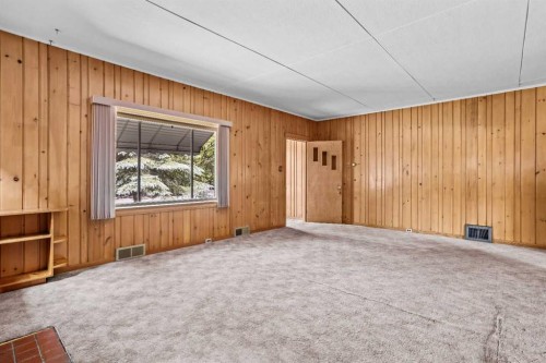 404 Otter Street, Banff, AB - Indoor Photo Showing Other Room