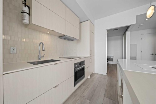 2006-615 6 Avenue Se, Calgary, AB - Indoor Photo Showing Kitchen