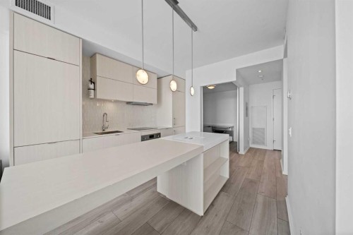 2006-615 6 Avenue Se, Calgary, AB - Indoor