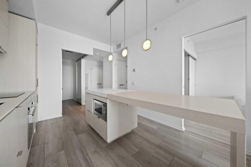 2006-615 6 Avenue Se, Calgary, AB - Indoor Photo Showing Kitchen