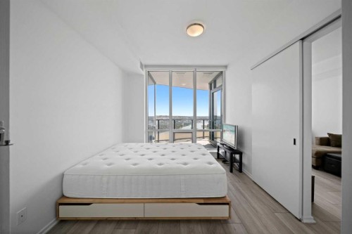2006-615 6 Avenue Se, Calgary, AB - Indoor Photo Showing Bedroom