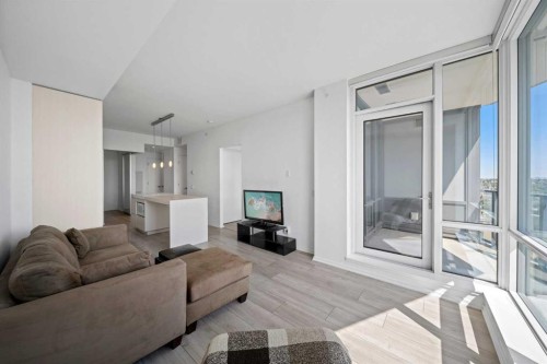 2006-615 6 Avenue Se, Calgary, AB - Indoor Photo Showing Living Room