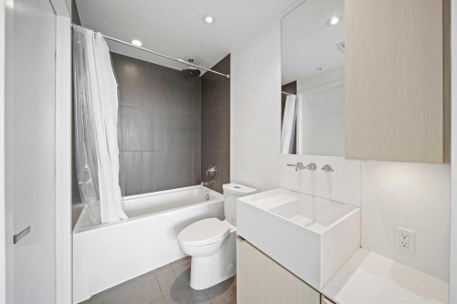 2006-615 6 Avenue Se, Calgary, AB - Indoor Photo Showing Bathroom