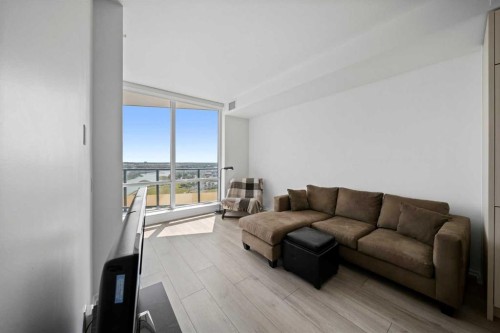 2006-615 6 Avenue Se, Calgary, AB - Indoor Photo Showing Living Room
