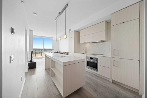 2006-615 6 Avenue Se, Calgary, AB - Indoor Photo Showing Kitchen