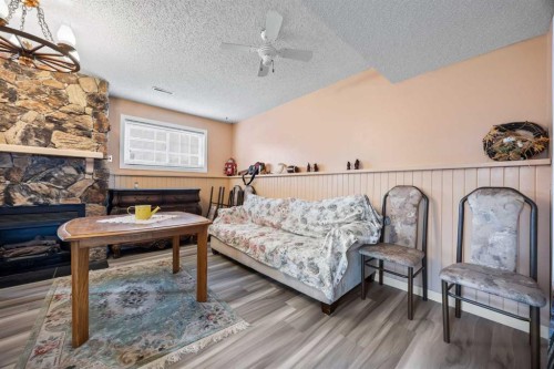 44 Taraglen Place Ne, Calgary, AB - Indoor Photo Showing Living Room