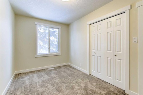 272 Acadia Drive Se, Calgary, AB - Indoor Photo Showing Other Room