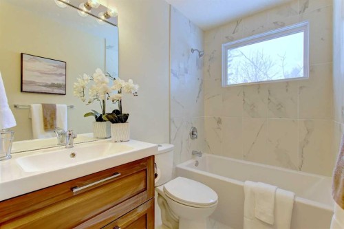 272 Acadia Drive Se, Calgary, AB - Indoor Photo Showing Bathroom