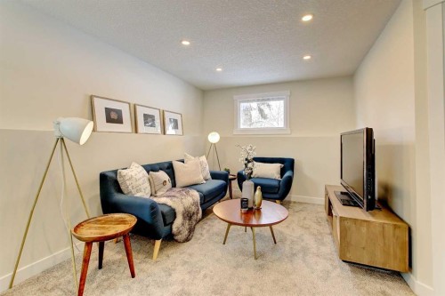 272 Acadia Drive Se, Calgary, AB - Indoor