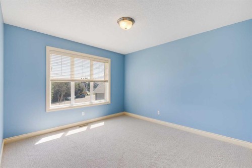 86 Springborough Green Sw, Calgary, AB - Indoor Photo Showing Other Room