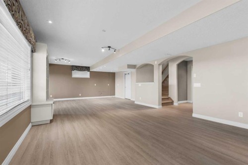 86 Springborough Green Sw, Calgary, AB - Indoor Photo Showing Other Room