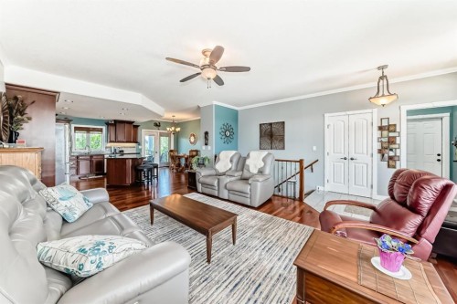 52 Winter Drive, Olds, AB - Indoor Photo Showing Living Room